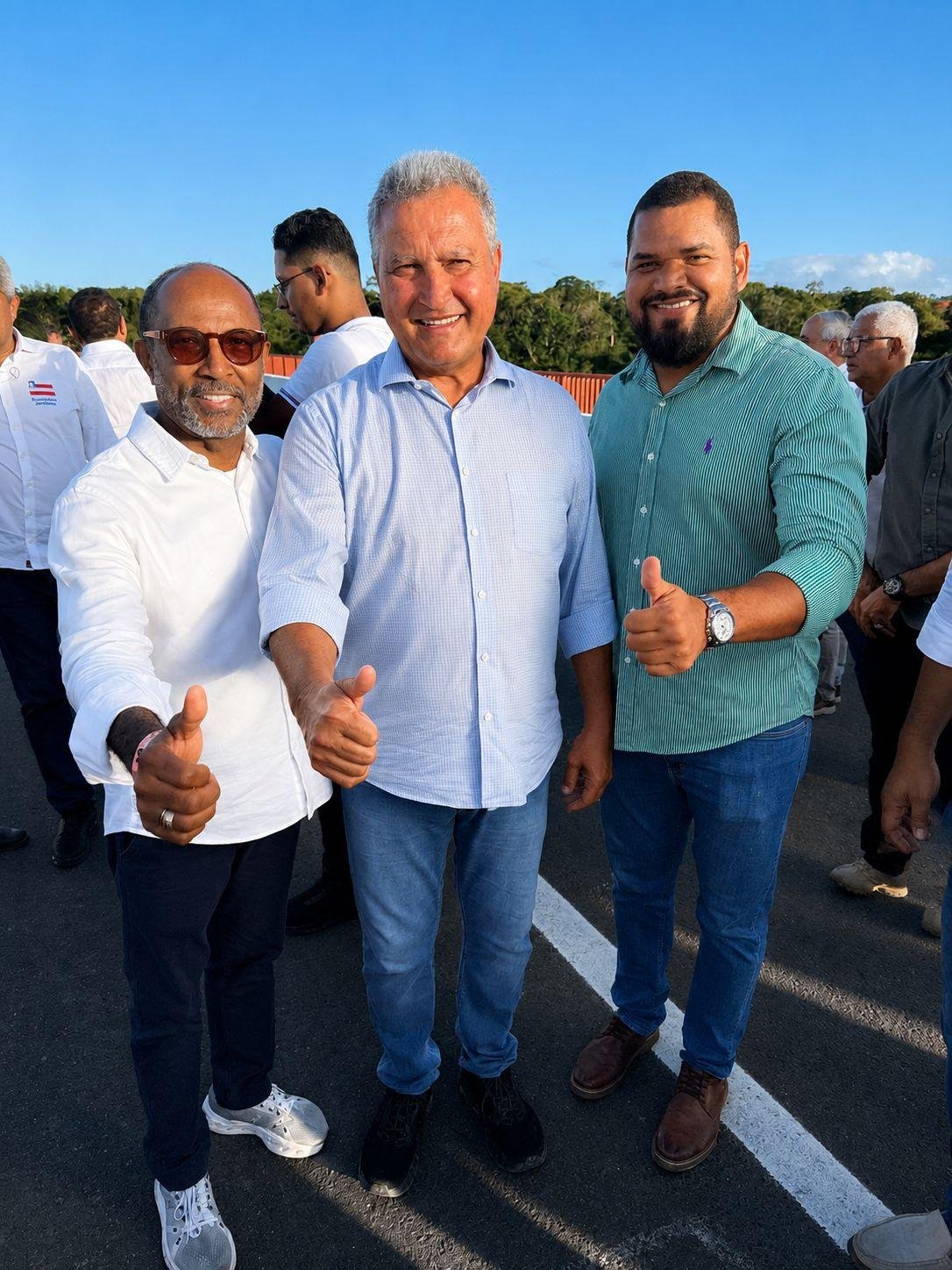 BEBETO GALVÃO PRESTIGIA ENTREGA DA 1ª ETAPA DA BA-649 E DESTACA NOVO CICLO PARA O SUL DA BAHIA BEBETO GALVÃO PRESTIGIA ENTREGA DA 1ª ETAPA DA BA-649 E DESTACA NOVO CICLO PARA O SUL DA BAHIA