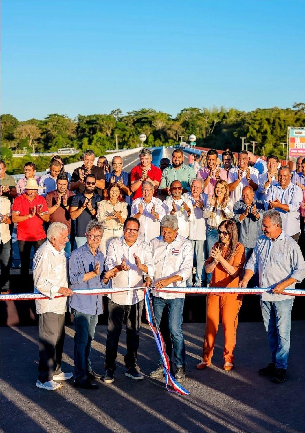 BEBETO GALVÃO PRESTIGIA ENTREGA DA 1ª ETAPA DA BA-649 E DESTACA NOVO CICLO PARA O SUL DA BAHIA BEBETO GALVÃO PRESTIGIA ENTREGA DA 1ª ETAPA DA BA-649 E DESTACA NOVO CICLO PARA O SUL DA BAHIA