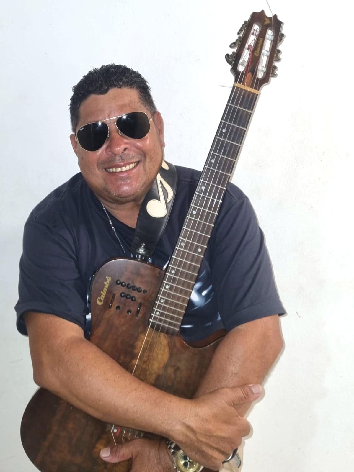 KEKETA ANUNCIA SHOW EM HOMENAGEM A EMÍLIO SANTIAGO NO CENTRO DE CONVENÇÕES DE ILHÉUS KEKETA ANUNCIA SHOW EM HOMENAGEM A EMÍLIO SANTIAGO NO CENTRO DE CONVENÇÕES DE ILHÉUS