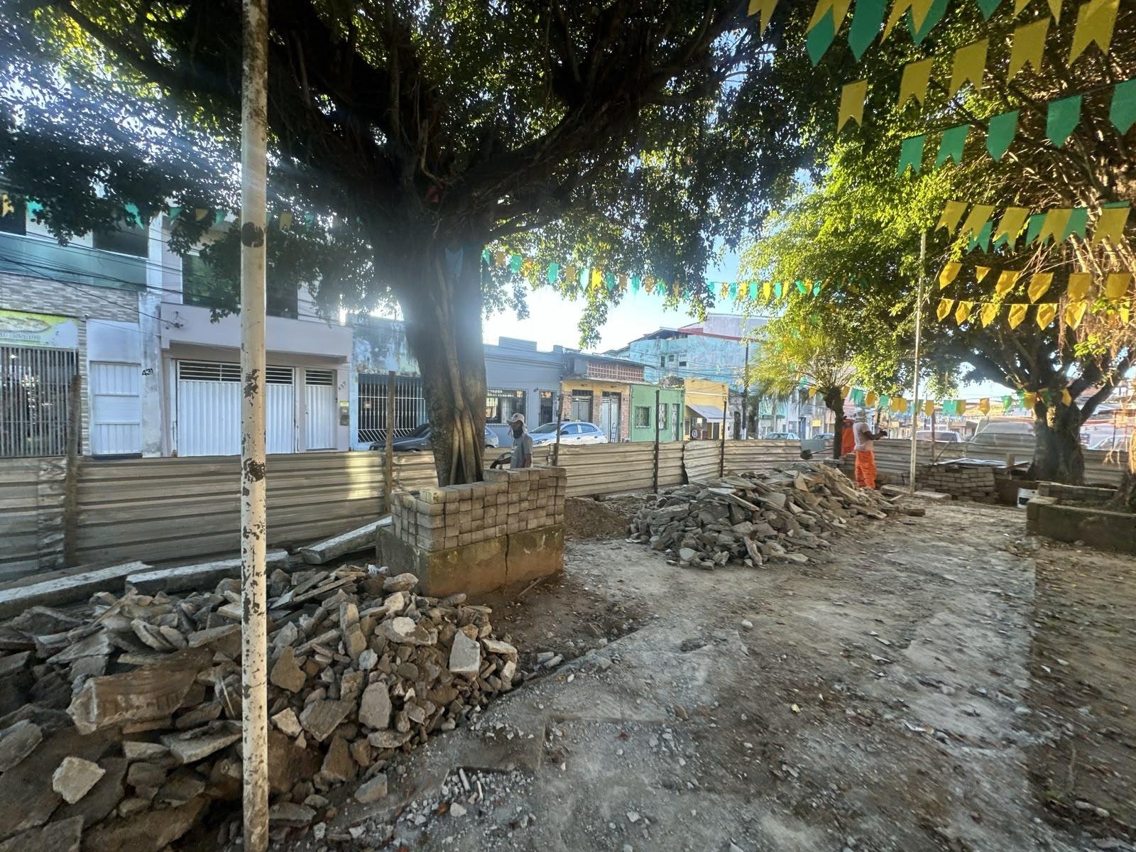 OBRA DA PRAÇA SANTA RITA PREVÊ ÁREA INCLUSIVA, NOVA ILUMINAÇÃO E ENTREGA EM SETEMBRO OBRA DA PRAÇA SANTA RITA PREVÊ ÁREA INCLUSIVA, NOVA ILUMINAÇÃO E ENTREGA EM SETEMBRO