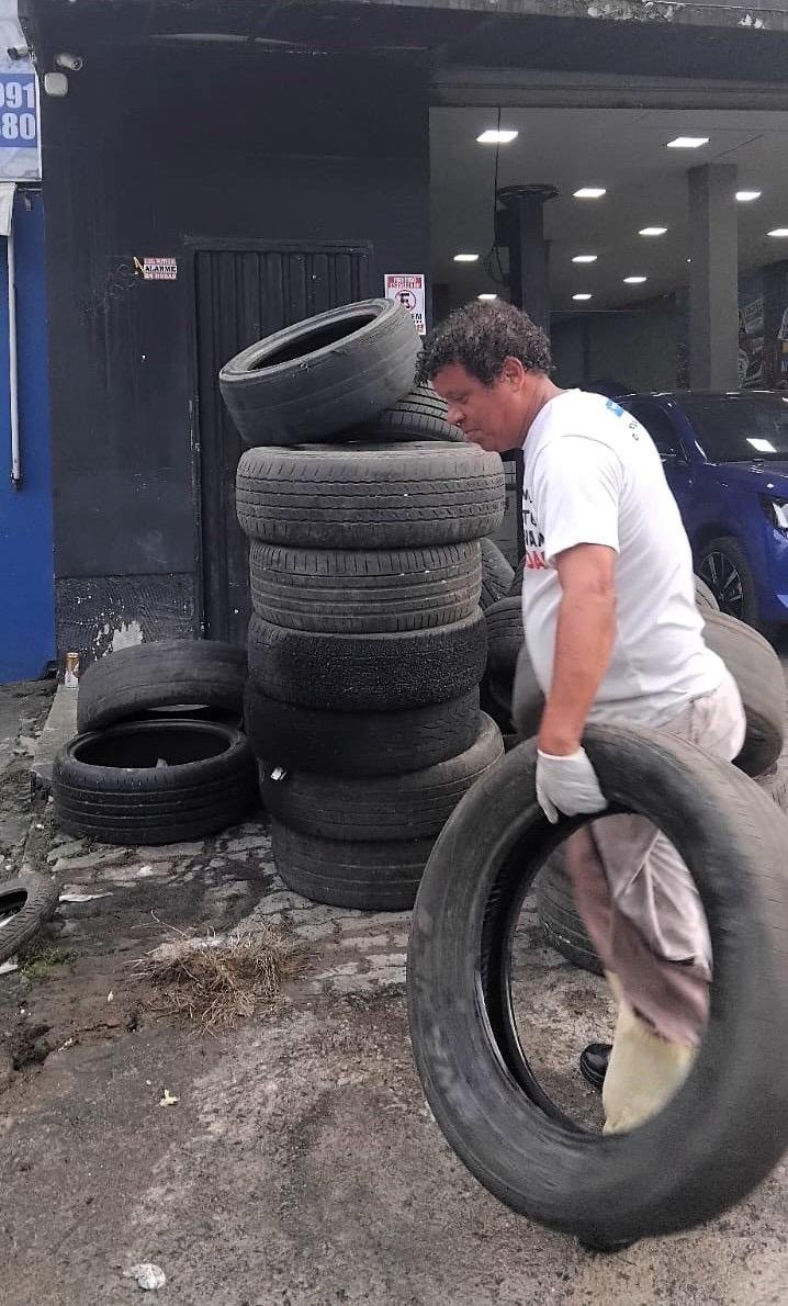 PREFEITURA DE ITABUNA REFORÇA COMBATE AO AEDES AEGYPTI COM O RECOLHIMENTO DE 500 PNEUS INSERVÍVEIS
