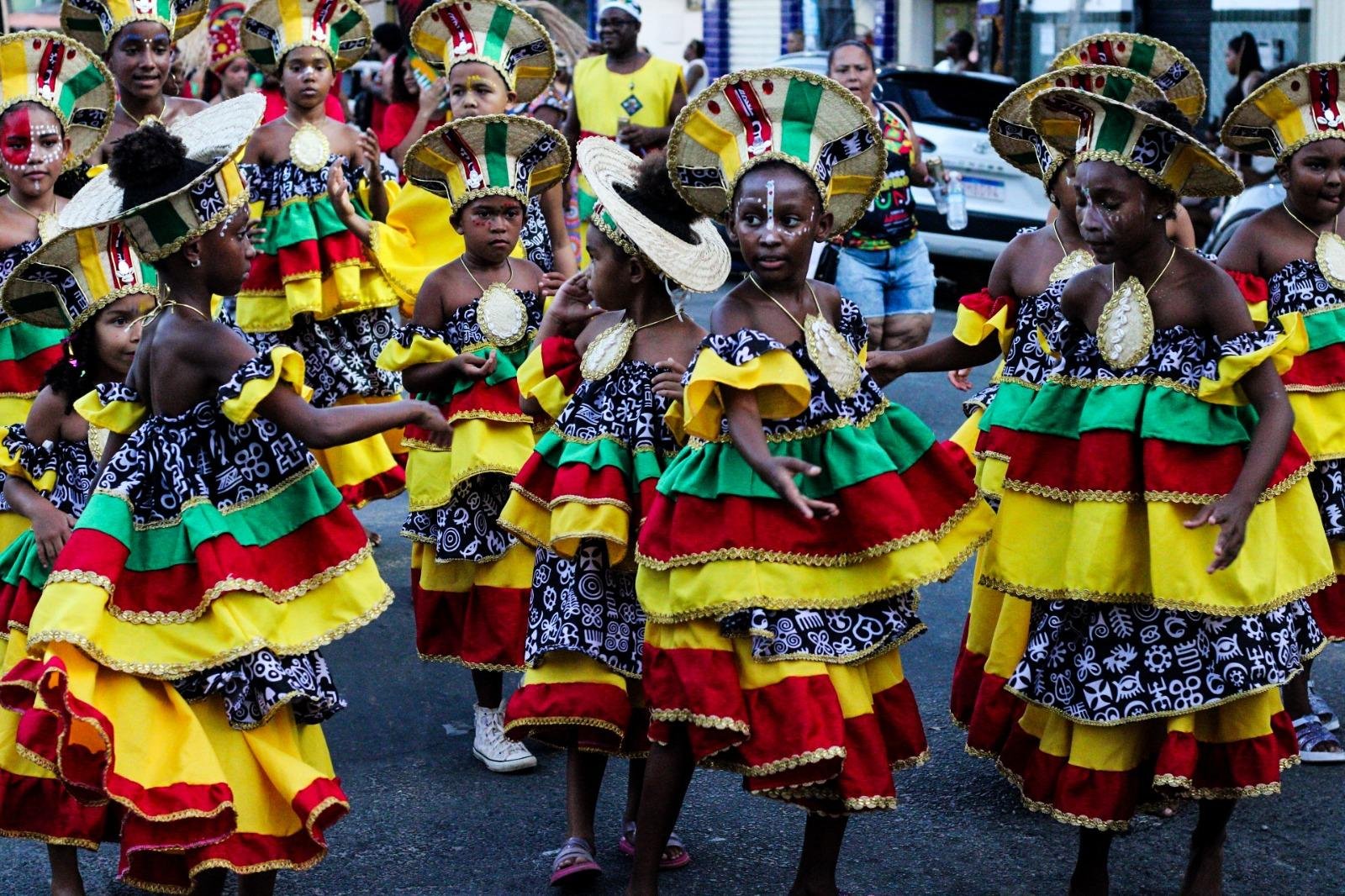 PROJETO VUNJE LEVA CULTURA AFRO-BRASILEIRA À PROGRAMAÇÃO DOS 114 ANOS DE JORGE AMADO PROJETO VUNJE LEVA CULTURA AFRO-BRASILEIRA À PROGRAMAÇÃO DOS 114 ANOS DE JORGE AMADO