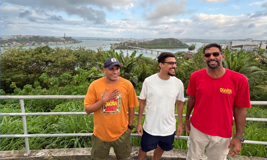 QUIZILA CELEBRA 28 ANOS COM SHOW AUTORAL E LANÇAMENTO DO EP GUIAS EM ILHÉUS QUIZILA CELEBRA 28 ANOS COM SHOW AUTORAL E LANÇAMENTO DO EP GUIAS EM ILHÉUS