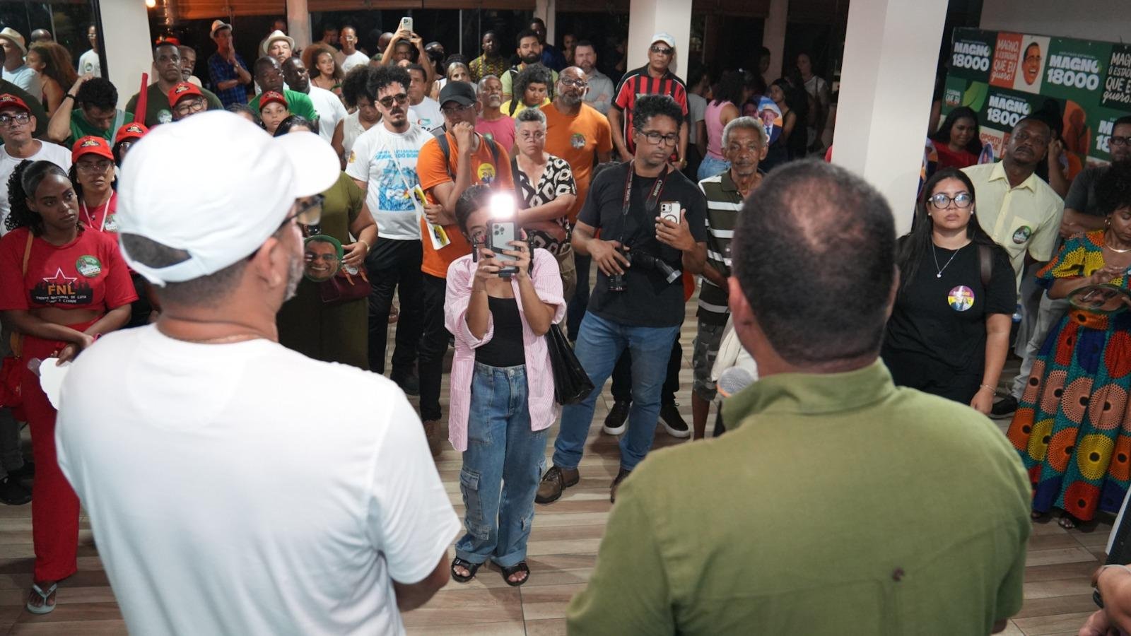 MAGNO LAVIGNE REÚNE MAIS DE 300 PESSOAS NA INAUGURAÇÃO DO COMITÊ CENTRAL EM SALVADOR MAGNO LAVIGNE REÚNE MAIS DE 300 PESSOAS NA INAUGURAÇÃO DO COMITÊ CENTRAL EM SALVADOR