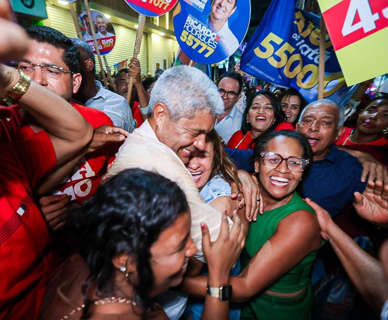 JERÔNIMO LOTA A PRAÇA DO FEIJÃO COM MAIS DE 20 MIL PESSOAS E ABRE CAMPANHA NO INTERIOR COM FORÇA DO TIME DE LULA