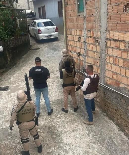 ONZE SÃO PRESOS EM OPERAÇÃO CONTRA ORGANIZAÇÃO CRIMINOSA EM ITACARÉ ONZE SÃO PRESOS EM OPERAÇÃO CONTRA ORGANIZAÇÃO CRIMINOSA EM ITACARÉ
