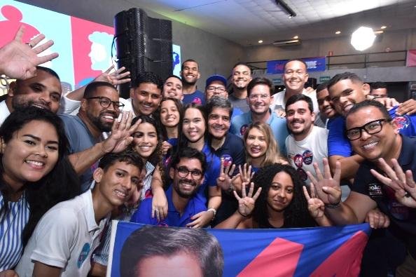 EM FEIRA DE SANTANA, ACM NETO OUVE JUVENTUDE E DETALHA PROPOSTAS PARA EDUCAÇÃO, TECNOLOGIA E SEGURANÇA