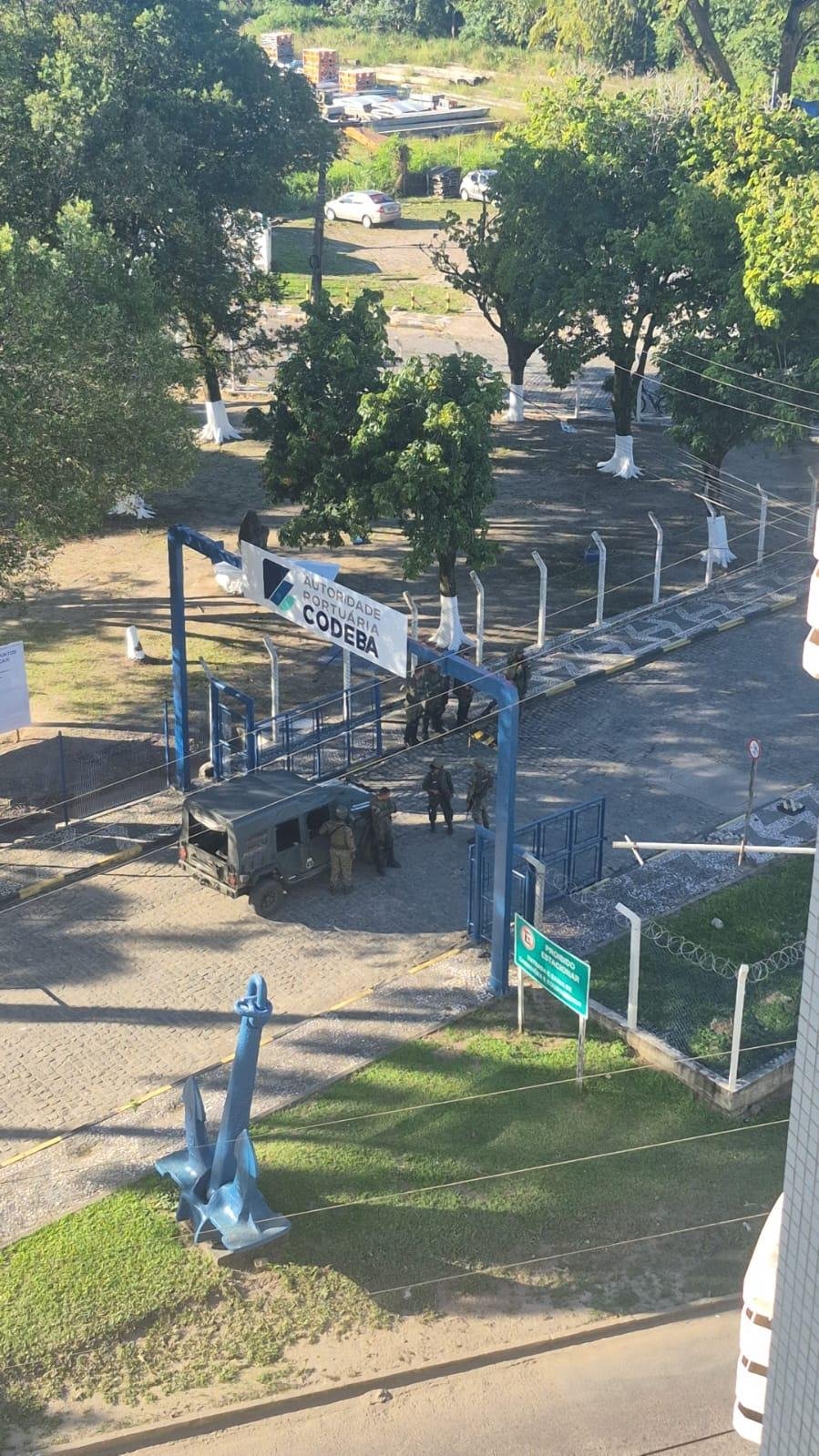 EXÉRCITO REFORÇA SEGURANÇA NO PORTO DE ILHÉUS DURANTE EXERCÍCIO MILITAR EXÉRCITO REFORÇA SEGURANÇA NO PORTO DE ILHÉUS DURANTE EXERCÍCIO MILITAR
