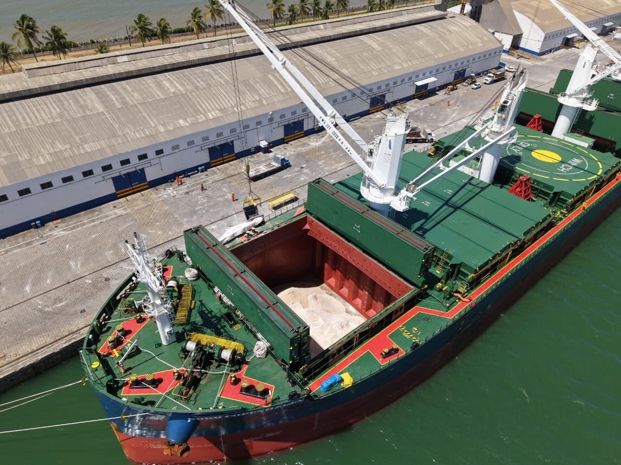 PORTO DE ILHÉUS CONCLUI OPERAÇÃO SIMULTÂNEA DE CARGAS E AMPLIA PERSPECTIVAS DE MOVIMENTAÇÃO