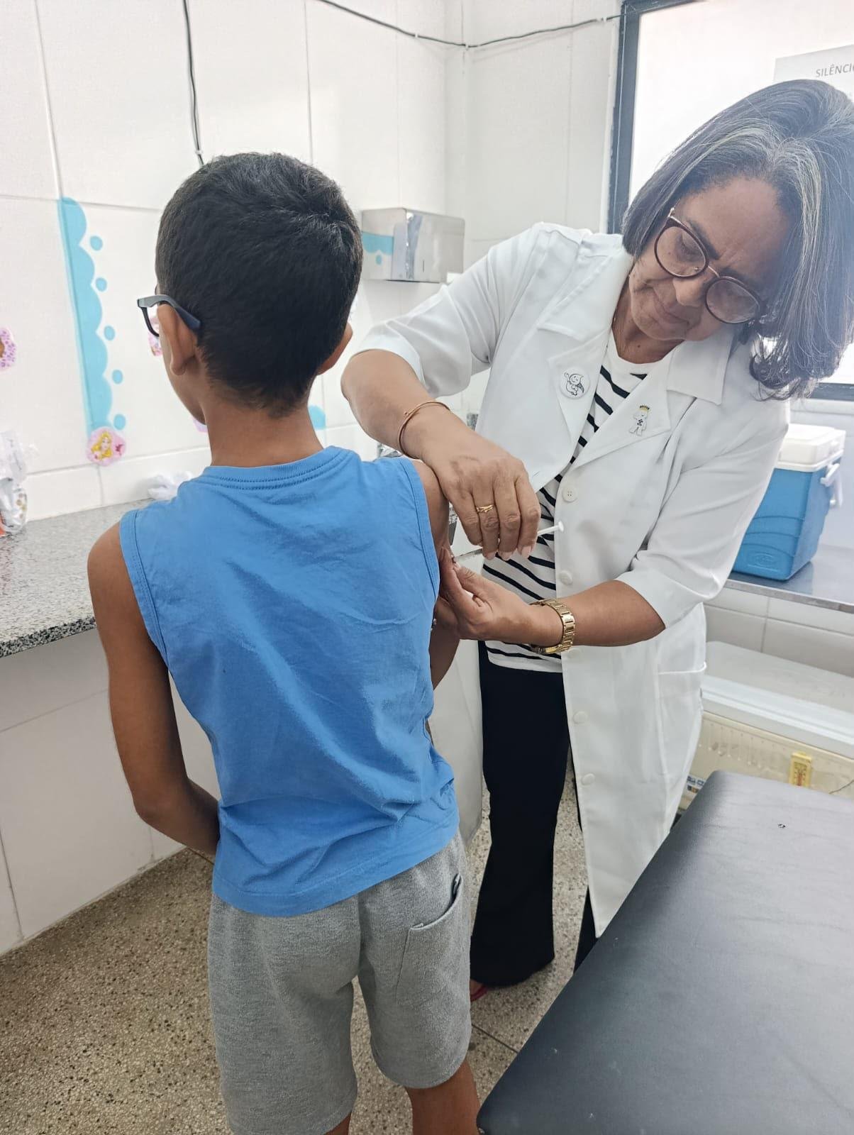 QUASE DUAS MIL DOSES SÃO APLICADAS DURANTE DIA D DE MULTI VACINAÇÃO EM ILHÉUS QUASE DUAS MIL DOSES SÃO APLICADAS DURANTE DIA D DE MULTI VACINAÇÃO EM ILHÉUS