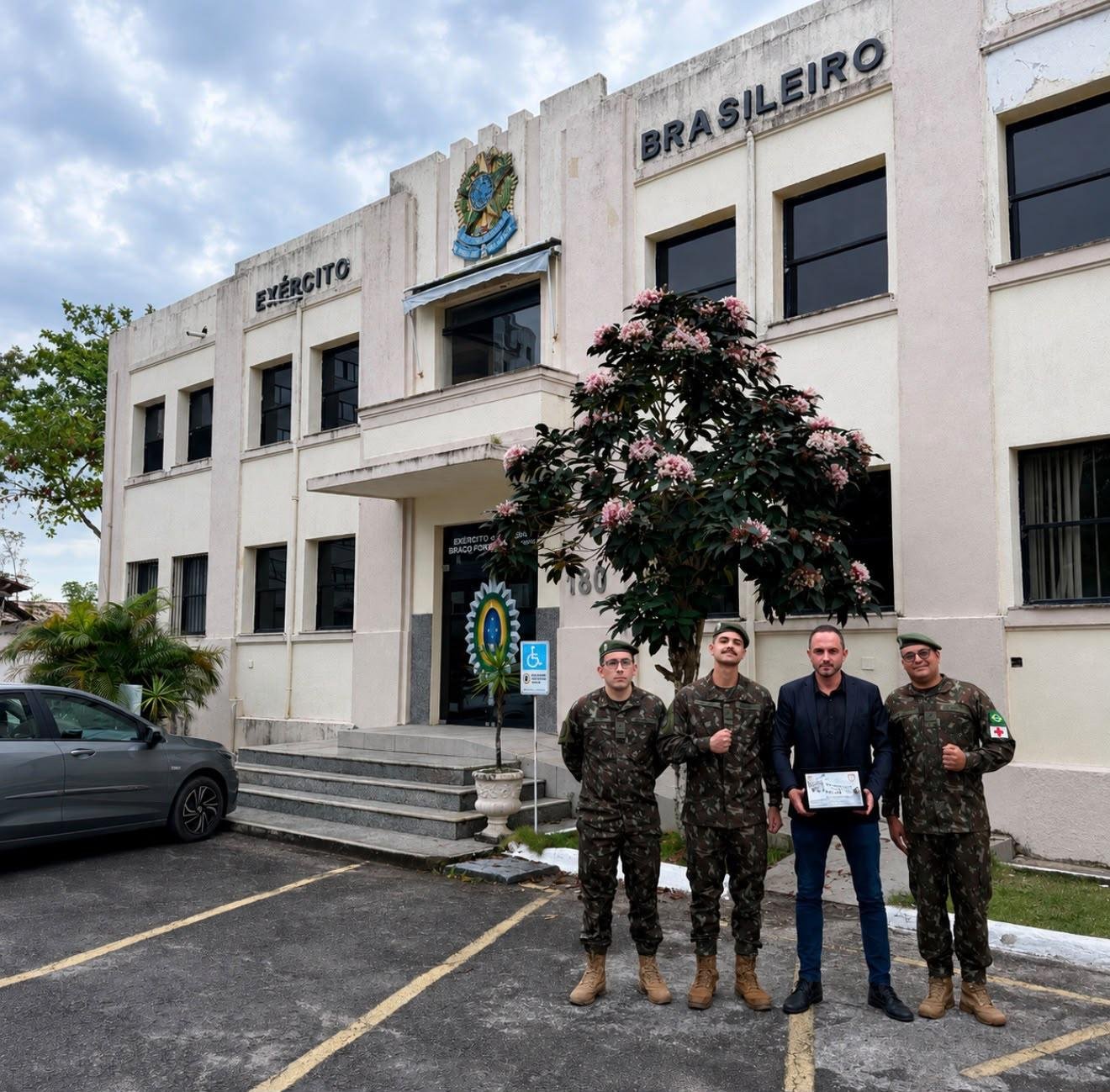 EXÉRCITO BRASILEIRO CONCEDE TÍTULO HONORÍFICO A DIRETOR-GERAL DO HRCC EM ILHÉUS EXÉRCITO BRASILEIRO CONCEDE TÍTULO HONORÍFICO A DIRETOR-GERAL DO HRCC EM ILHÉUS