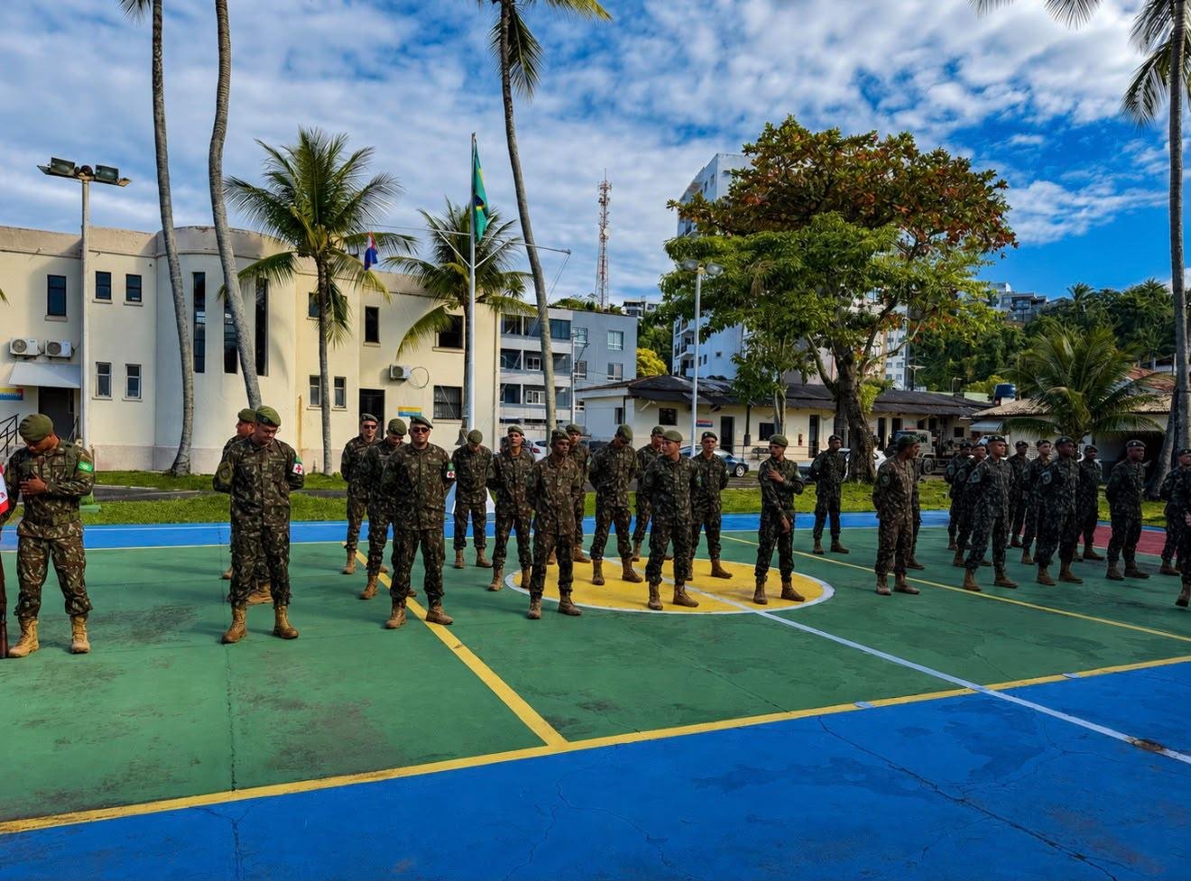 EXÉRCITO BRASILEIRO CONCEDE TÍTULO HONORÍFICO A DIRETOR-GERAL DO HRCC EM ILHÉUS EXÉRCITO BRASILEIRO CONCEDE TÍTULO HONORÍFICO A DIRETOR-GERAL DO HRCC EM ILHÉUS