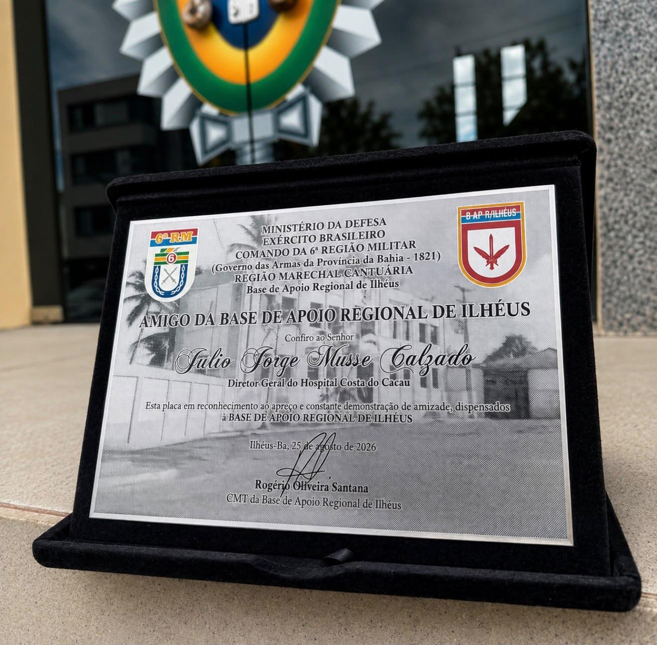 EXÉRCITO BRASILEIRO CONCEDE TÍTULO HONORÍFICO A DIRETOR-GERAL DO HRCC EM ILHÉUS EXÉRCITO BRASILEIRO CONCEDE TÍTULO HONORÍFICO A DIRETOR-GERAL DO HRCC EM ILHÉUS