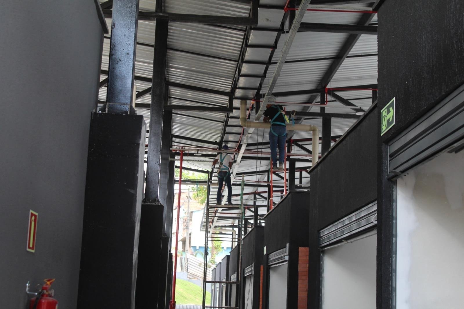 OBRAS DE REQUALIFICAÇÃO DA FEIRA LIVRE DO CALIFÓRNIA SERÃO CONCLUÍDAS EM SETEMBRO OBRAS DE REQUALIFICAÇÃO DA FEIRA LIVRE DO CALIFÓRNIA SERÃO CONCLUÍDAS EM SETEMBRO