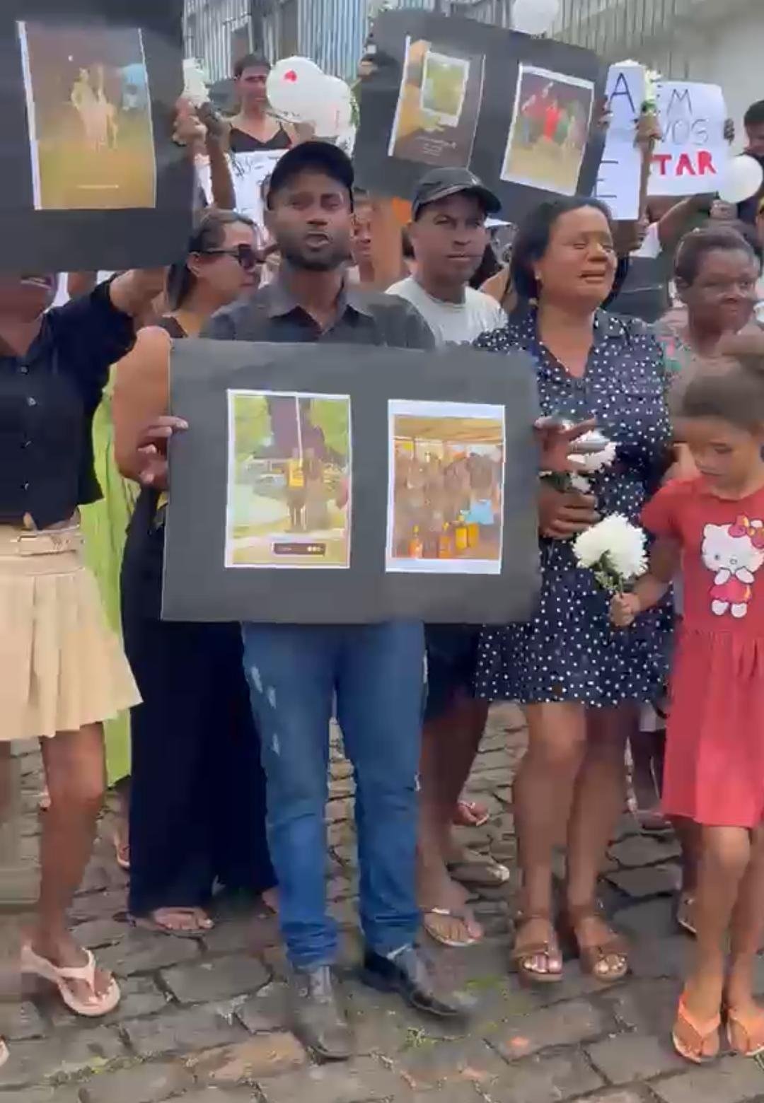 SEPULTAMENTO DE EMPRESÁRIA QUE MORREU APÓS CIRURGIA EM ILHÉUS É MARCADO POR COMOÇÃO E PEDIDOS DE JUSTIÇA EM ITUBERÁ SEPULTAMENTO DE EMPRESÁRIA QUE MORREU APÓS CIRURGIA EM ILHÉUS É MARCADO POR COMOÇÃO E PEDIDOS DE JUSTIÇA EM ITUBERÁ