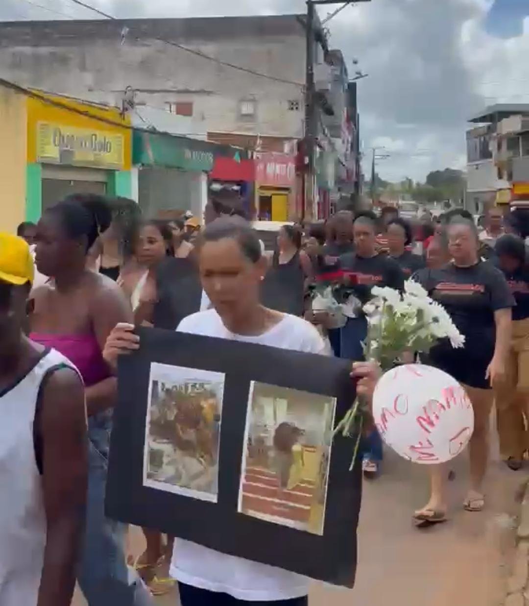SEPULTAMENTO DE EMPRESÁRIA QUE MORREU APÓS CIRURGIA EM ILHÉUS É MARCADO POR COMOÇÃO E PEDIDOS DE JUSTIÇA EM ITUBERÁ SEPULTAMENTO DE EMPRESÁRIA QUE MORREU APÓS CIRURGIA EM ILHÉUS É MARCADO POR COMOÇÃO E PEDIDOS DE JUSTIÇA EM ITUBERÁ