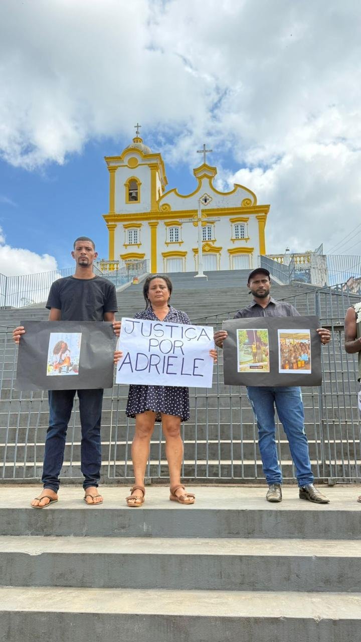 SEPULTAMENTO DE EMPRESÁRIA QUE MORREU APÓS CIRURGIA EM ILHÉUS É MARCADO POR COMOÇÃO E PEDIDOS DE JUSTIÇA EM ITUBERÁ SEPULTAMENTO DE EMPRESÁRIA QUE MORREU APÓS CIRURGIA EM ILHÉUS É MARCADO POR COMOÇÃO E PEDIDOS DE JUSTIÇA EM ITUBERÁ