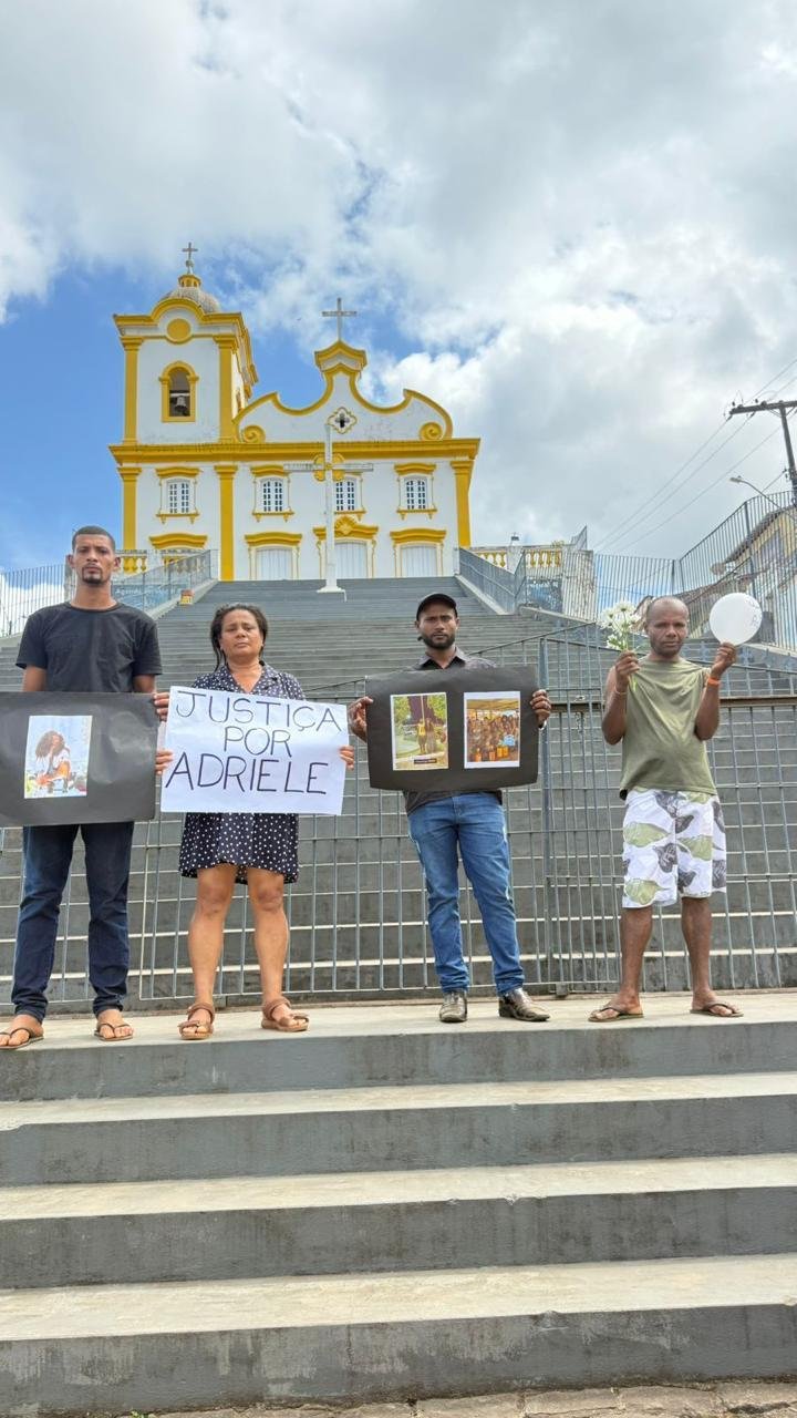 SEPULTAMENTO DE EMPRESÁRIA QUE MORREU APÓS CIRURGIA EM ILHÉUS É MARCADO POR COMOÇÃO E PEDIDOS DE JUSTIÇA EM ITUBERÁ SEPULTAMENTO DE EMPRESÁRIA QUE MORREU APÓS CIRURGIA EM ILHÉUS É MARCADO POR COMOÇÃO E PEDIDOS DE JUSTIÇA EM ITUBERÁ