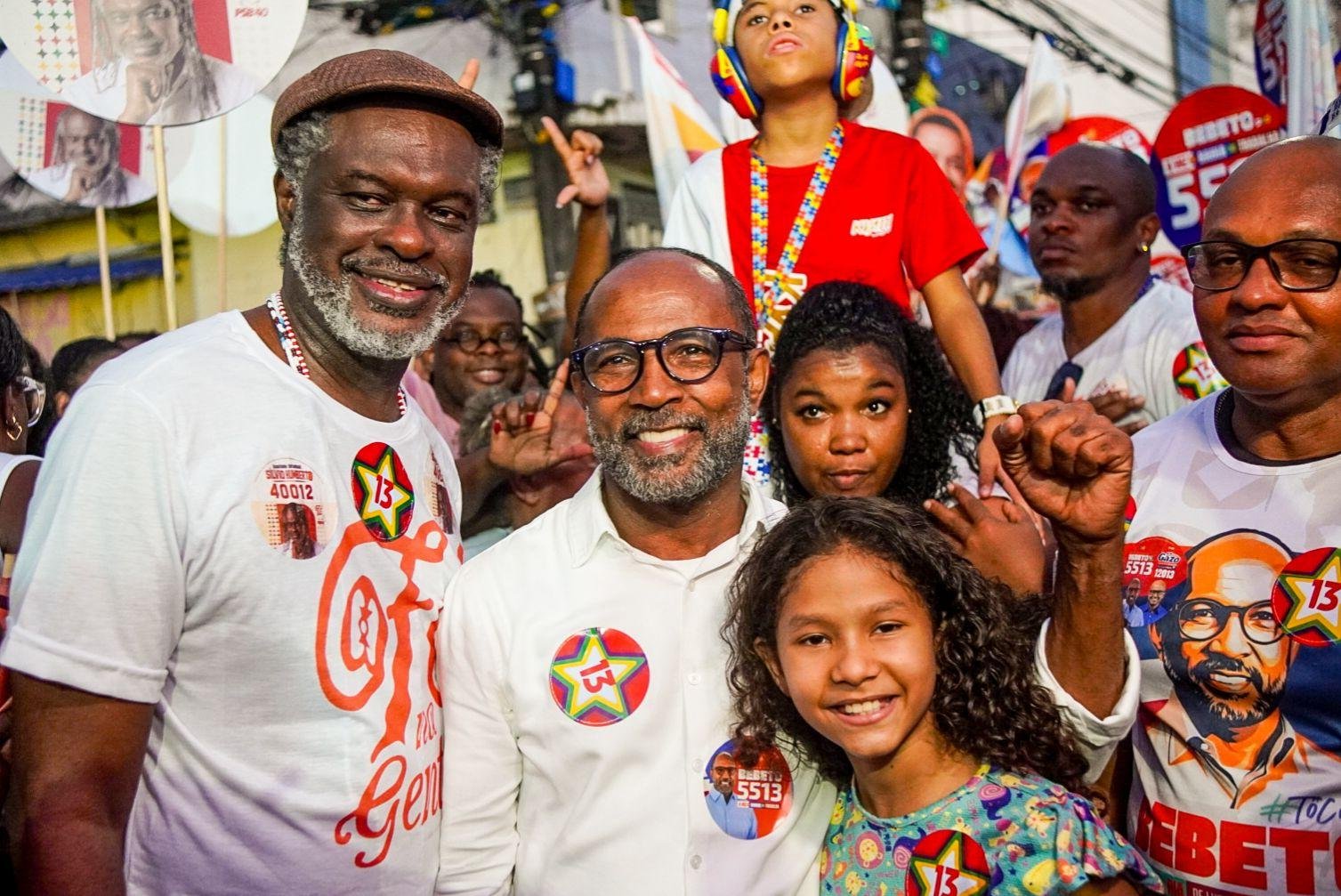 BEBETO PARTICIPA DE CAMINHADA COM LULA NO BAIRRO DA LIBERDADE, EM SALVADOR BEBETO PARTICIPA DE CAMINHADA COM LULA NO BAIRRO DA LIBERDADE, EM SALVADOR