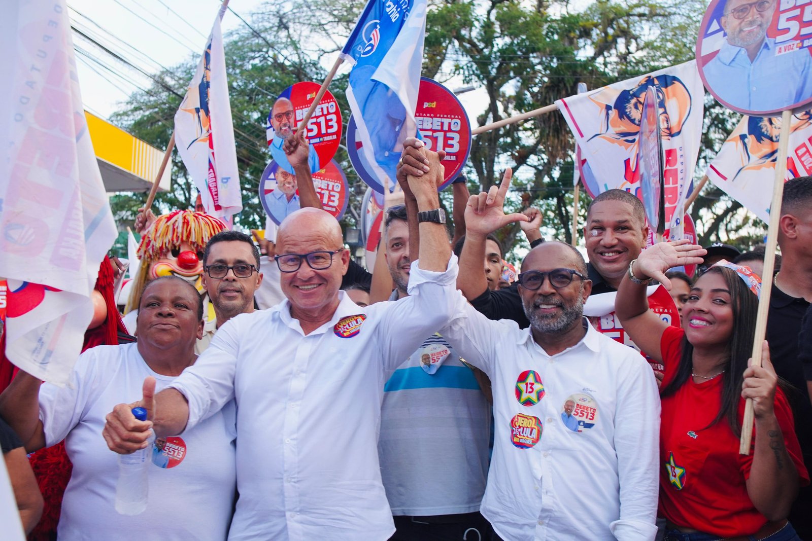 BEBETO INAUGURA COMITÊ EM ITABUNA E PARTICIPA DE CAMINHADA COM JERÔNIMO, RUI E WAGNER BEBETO INAUGURA COMITÊ EM ITABUNA E PARTICIPA DE CAMINHADA COM JERÔNIMO, RUI E WAGNER