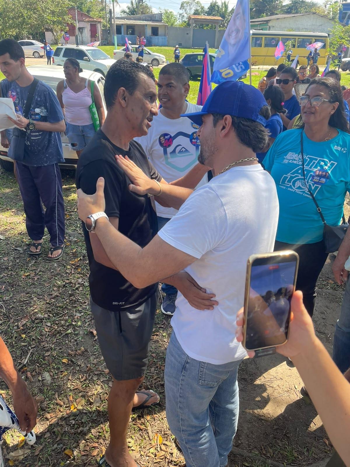 VALDERICO VISITA DISTRITOS DE ILHÉUS PARA OUVIR DEMANDAS DE MORADORES E LEVAR A ACM NETO: VALDERICO VISITA DISTRITOS DE ILHÉUS PARA OUVIR DEMANDAS DE MORADORES E LEVAR A ACM NETO: