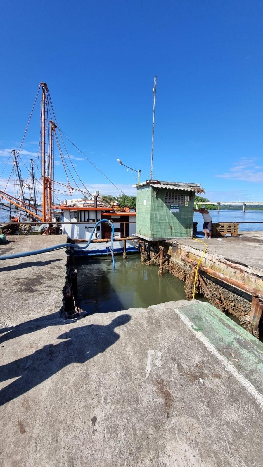 TRABALHADORES DENUNCIAM ABANDONO DO TERMINAL PESQUEIRO DE ILHÉUS E FALTA DE APOIO DO GOVERNO DO ESTADO: “ESTÁ TUDO EM RUÍNAS” TRABALHADORES DENUNCIAM ABANDONO DO TERMINAL PESQUEIRO DE ILHÉUS E FALTA DE APOIO DO GOVERNO DO ESTADO: “ESTÁ TUDO EM RUÍNAS”