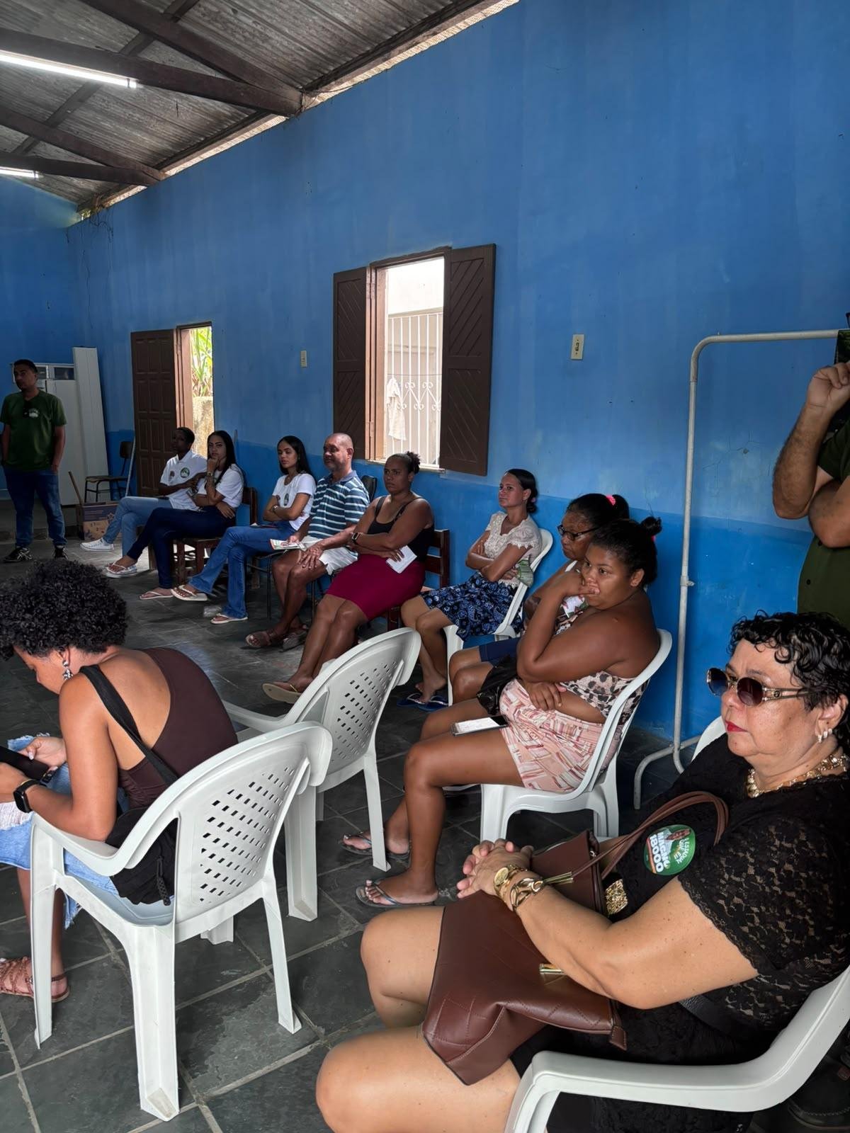 MAGNO LAVIGNE OUVE MORADORES DA VILA CACHOEIRA E DISCUTE QUALIFICAÇÃO PROFISSIONAL E PROBLEMAS AMBIENTAIS MAGNO LAVIGNE OUVE MORADORES DA VILA CACHOEIRA E DISCUTE QUALIFICAÇÃO PROFISSIONAL E PROBLEMAS AMBIENTAIS