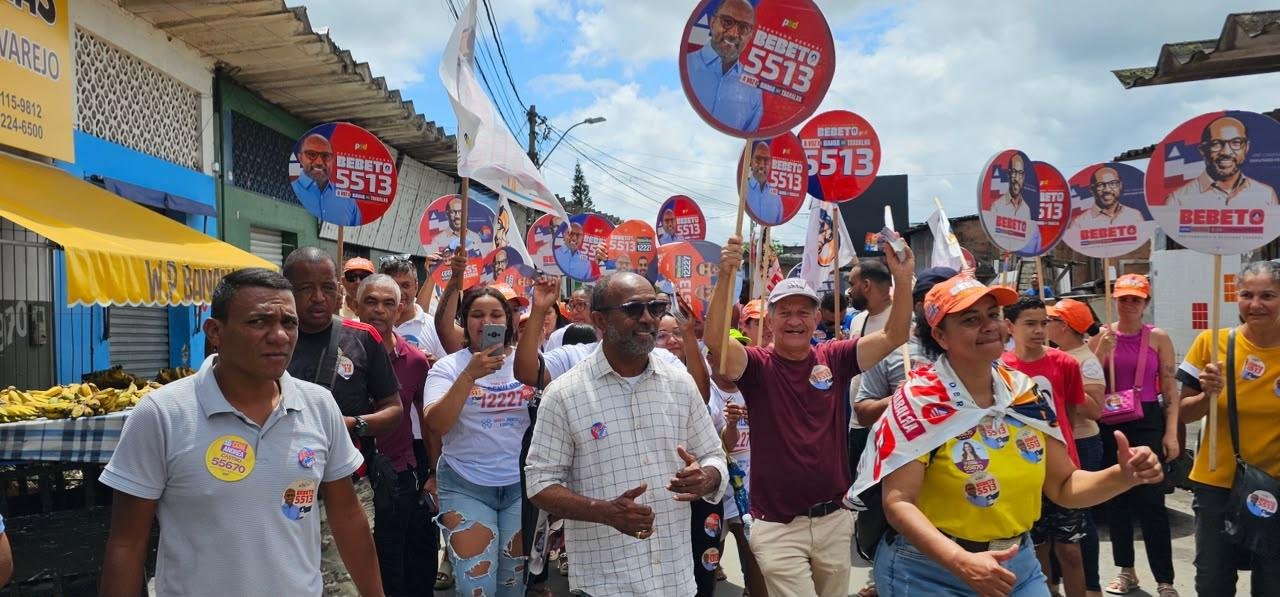 EM ITABUNA, BEBETO APRESENTA PROPOSTAS DURANTE CORPO A CORPO NA FEIRA DO CENTRO COMERCIAL EM ITABUNA, BEBETO APRESENTA PROPOSTAS DURANTE CORPO A CORPO NA FEIRA DO CENTRO COMERCIAL