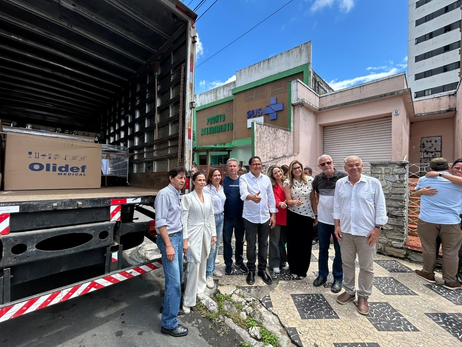 PREFEITURA DE ITABUNA RECEBE DA SESAB VEÍCULO PARA O TFD E EQUIPAMENTOS PARA REFORÇAR A SAÚDE LOCAL PREFEITURA DE ITABUNA RECEBE DA SESAB VEÍCULO PARA O TFD E EQUIPAMENTOS PARA REFORÇAR A SAÚDE LOCAL