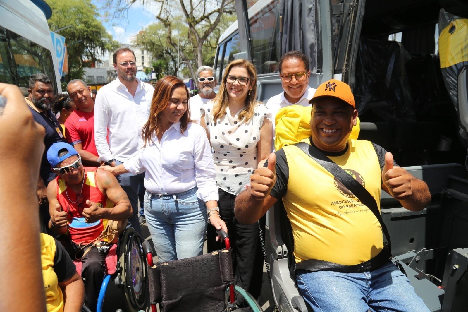 PREFEITURA DE ITABUNA RECEBE DA SESAB VEÍCULO PARA O TFD E EQUIPAMENTOS PARA REFORÇAR A SAÚDE LOCAL PREFEITURA DE ITABUNA RECEBE DA SESAB VEÍCULO PARA O TFD E EQUIPAMENTOS PARA REFORÇAR A SAÚDE LOCAL