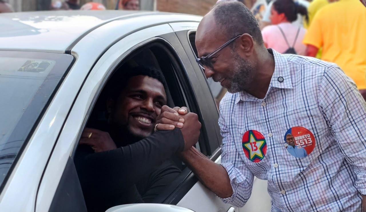BEBETO VISITA ALTO SÃO JOÃO, DESTACA OBRAS DE CONTENÇÃO E REAFIRMA COMPROMISSO COM MORADORES BEBETO VISITA ALTO SÃO JOÃO, DESTACA OBRAS DE CONTENÇÃO E REAFIRMA COMPROMISSO COM MORADORES
