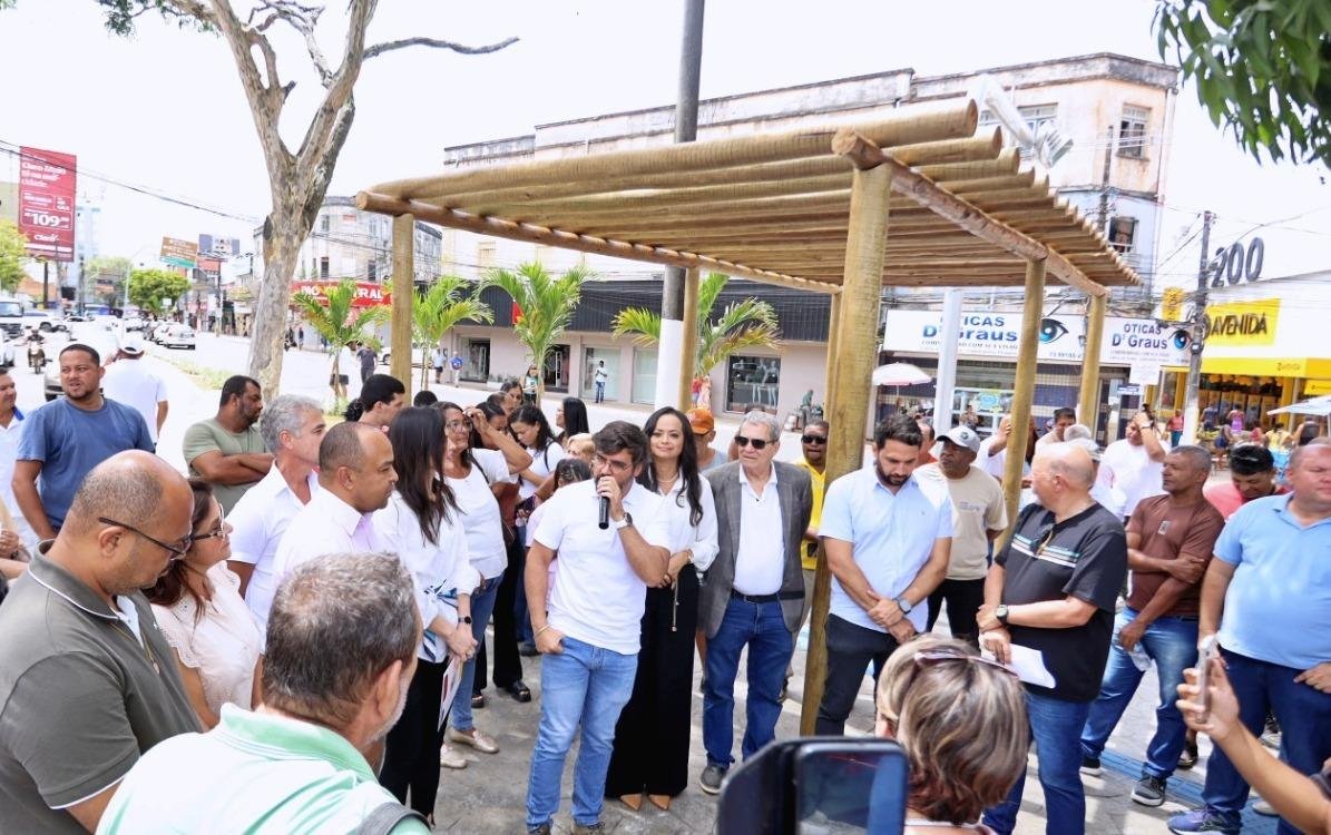 CANTEIRO CENTRAL DA PRAÇA CAIRU É ENTREGUE APÓS OBRAS DE REQUALIFICAÇÃO CANTEIRO CENTRAL DA PRAÇA CAIRU É ENTREGUE APÓS OBRAS DE REQUALIFICAÇÃO