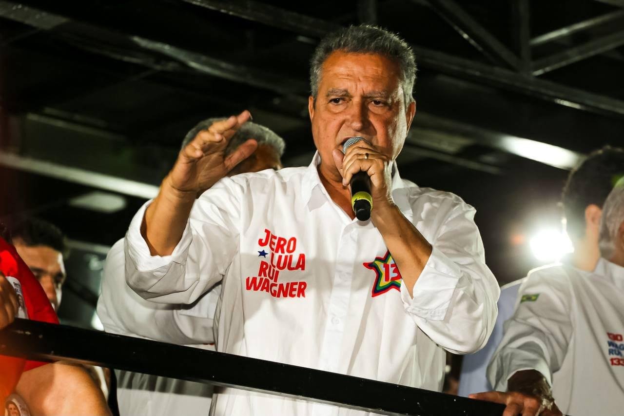 RUI DIZ QUE BRASIL NÃO PODE SER GOVERNADO POR “MILICIANO” E PEDE 5 MILHÕES DE VOTOS PARA LULA NA BAHIA RUI DIZ QUE BRASIL NÃO PODE SER GOVERNADO POR “MILICIANO” E PEDE 5 MILHÕES DE VOTOS PARA LULA NA BAHIA
