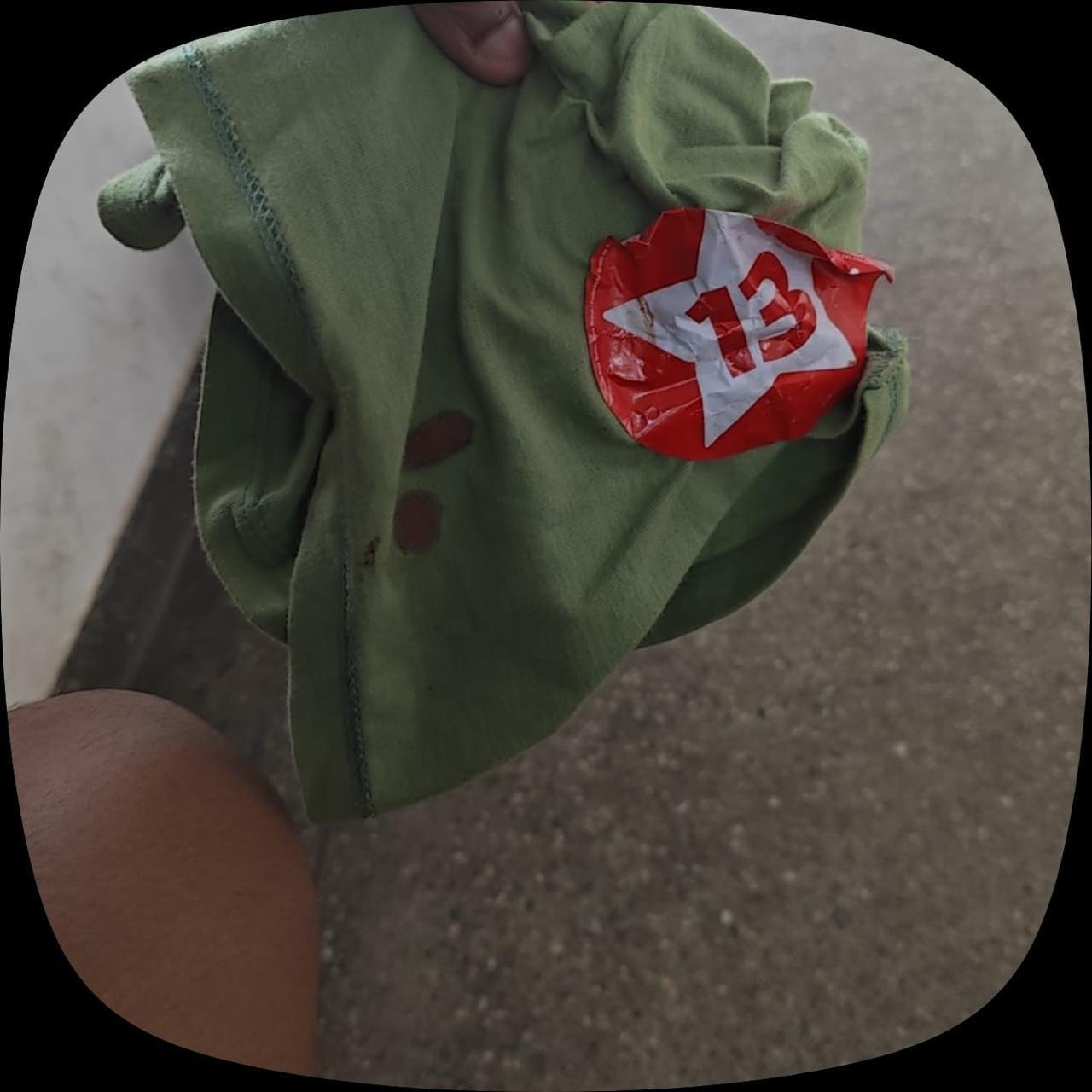PEDREIRO MORRE APÓS SER AGREDIDO POR CINCO HOMENS NO DIA DA ELEIÇÃO; ELE USAVA CAMISA VERDE COM ADESIVO DO NÚMERO 13 PEDREIRO MORRE APÓS SER AGREDIDO POR CINCO HOMENS NO DIA DA ELEIÇÃO; ELE USAVA CAMISA VERDE COM ADESIVO DO NÚMERO 13