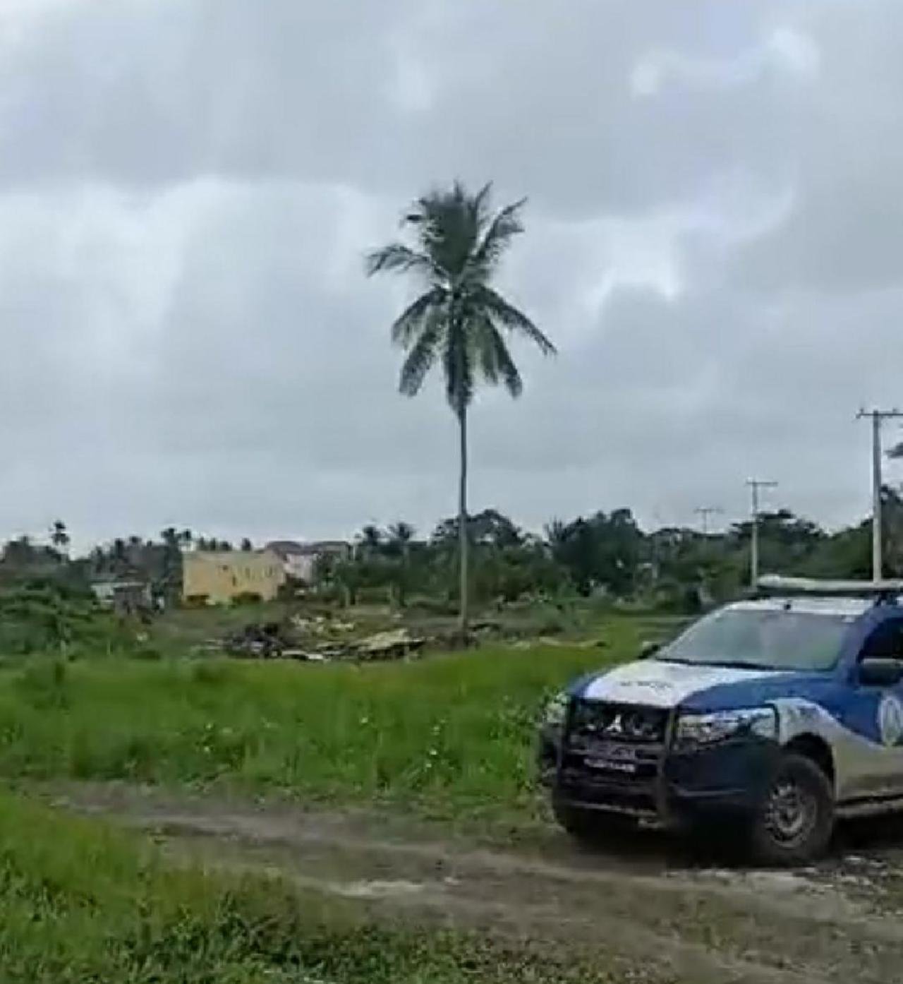 ILHÉUS: REINTEGRAÇÃO DE POSSE É REALIZADA EM ÁREA DO SÃO MIGUEL ILHÉUS: REINTEGRAÇÃO DE POSSE É REALIZADA EM ÁREA DO SÃO MIGUEL