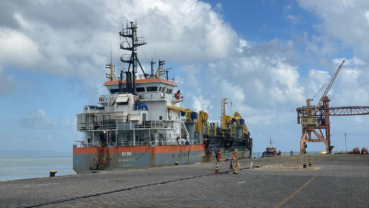 IBAMA NOTIFICA CODEBA POR DESCARTE IRREGULAR DE SEDIMENTOS NO PORTO DE ILHÉUS IBAMA NOTIFICA CODEBA POR DESCARTE IRREGULAR DE SEDIMENTOS NO PORTO DE ILHÉUS