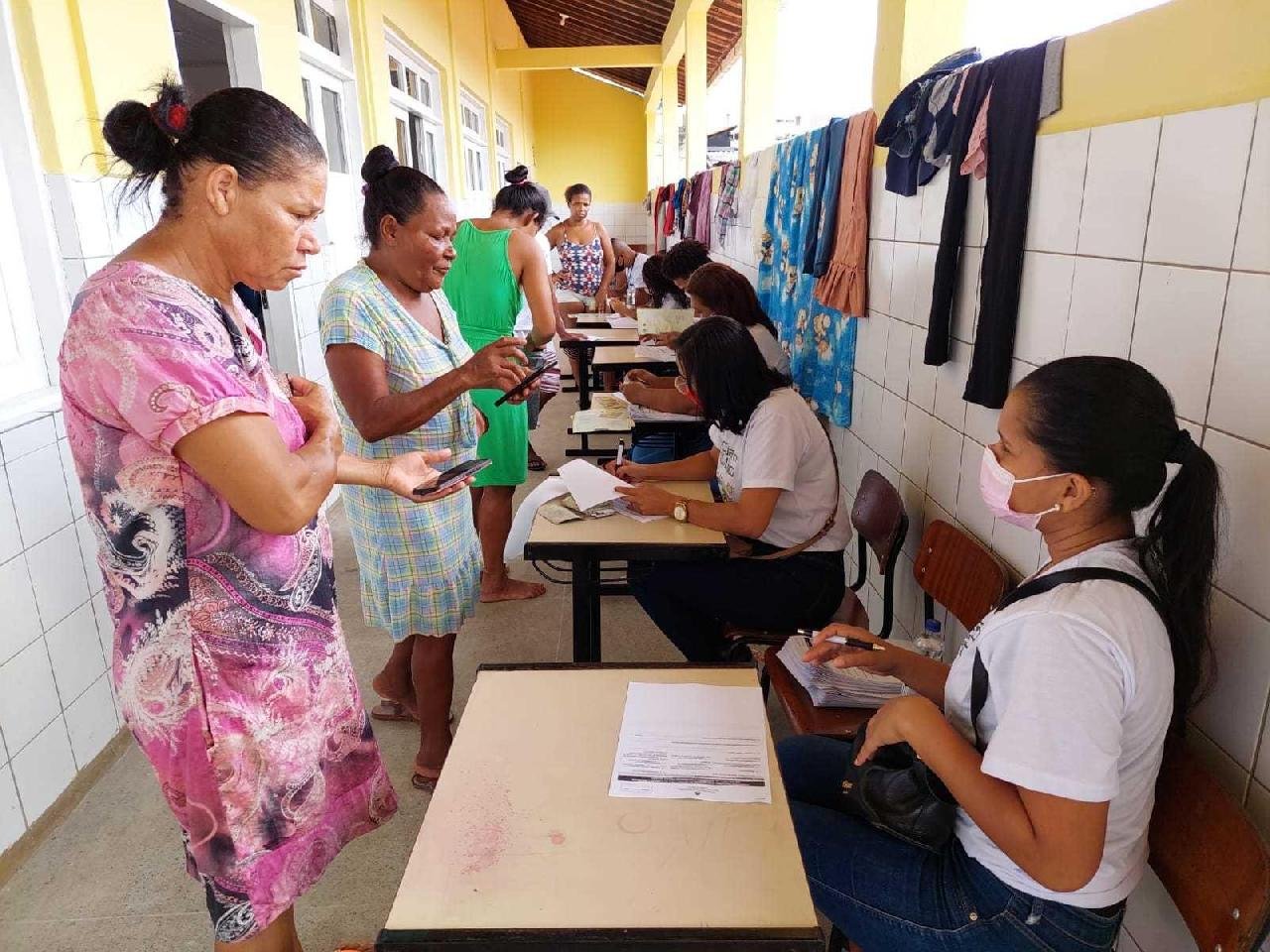PREFEITURA DE ILHÉUS CADASTRA FAMÍLIAS AFETADAS PELAS CHUVAS PARA RECEBIMENTO DE AJUDA EMERGENCIAL PREFEITURA DE ILHÉUS CADASTRA FAMÍLIAS AFETADAS PELAS CHUVAS PARA RECEBIMENTO DE AJUDA EMERGENCIAL