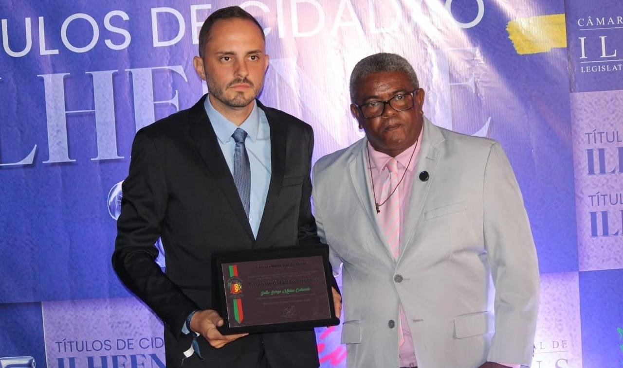 DIRETOR-GERAL DO HOSPITAL REGIONAL COSTA DO CACAU RECEBE TÍTULO DE CIDADÃO ILHEENSE