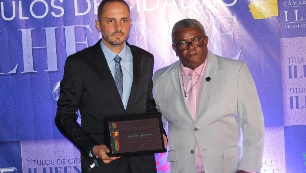 DIRETOR-GERAL DO HOSPITAL REGIONAL COSTA DO CACAU RECEBE TÍTULO DE CIDADÃO ILHEENSE