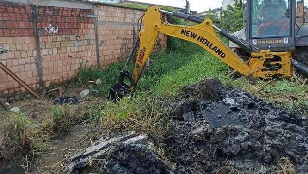 TEMPO PERMANECE CHUVOSO E PREFEITURA DE ILHÉUS INTENSIFICA AÇÕES PARA MINIMIZAR DANOS 