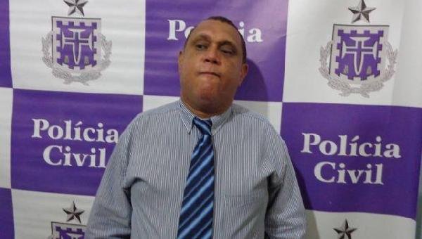 SERVIDOR PÚBLICO VAI A DELEGACIA E ACABA PRESO