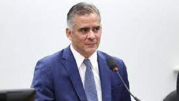 LEUR LOMANTO CONFIRMA APOIO POLÍTICO DE VALDERICO: "EU NÃO IA COLOCAR 10 MILHÕES NA CIDADE SEM UM ACORDO POLÍTICO”