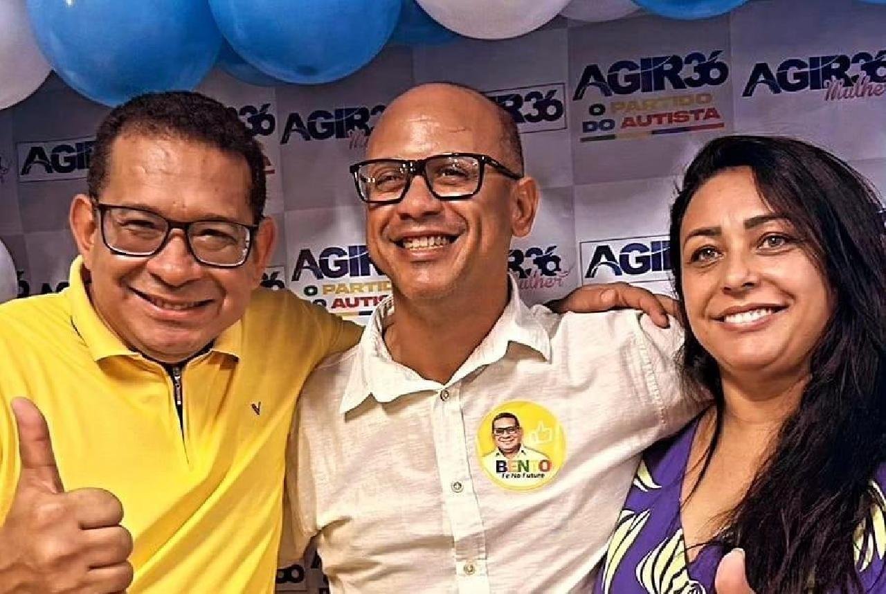 REINILSON SOARES HOMOLOGA CANDIDATURA PARA VEREADOR DURANTE CONVENÇÃO PARTIDÁRIA DO AGIR EM ILHÉUS