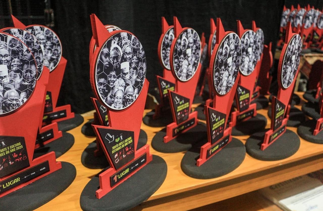 OTABULEIRO, DA RÁDIO ILHÉUS FM, É ELEITO O MELHOR EM ENTREVISTAS NO TROFÉU ARTE E CULTURA DE 2025 OTABULEIRO, DA RÁDIO ILHÉUS FM, É ELEITO O MELHOR EM ENTREVISTAS NO TROFÉU ARTE E CULTURA DE 2025