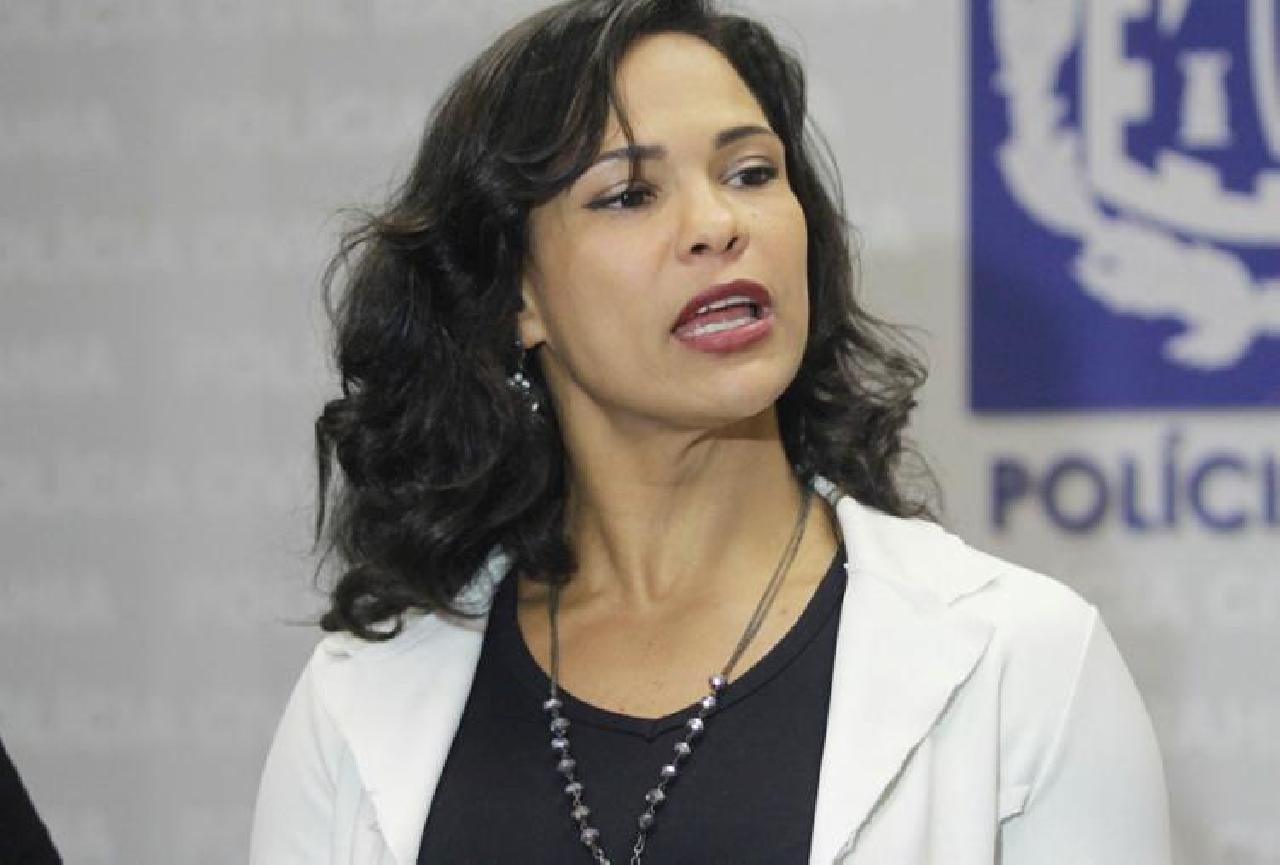 DELEGADA QUE FOI PRESA NA BAHIA APÓS DENÚNCIA DE TORTURA É EXONERADA DELEGADA QUE FOI PRESA NA BAHIA APÓS DENÚNCIA DE TORTURA É EXONERADA