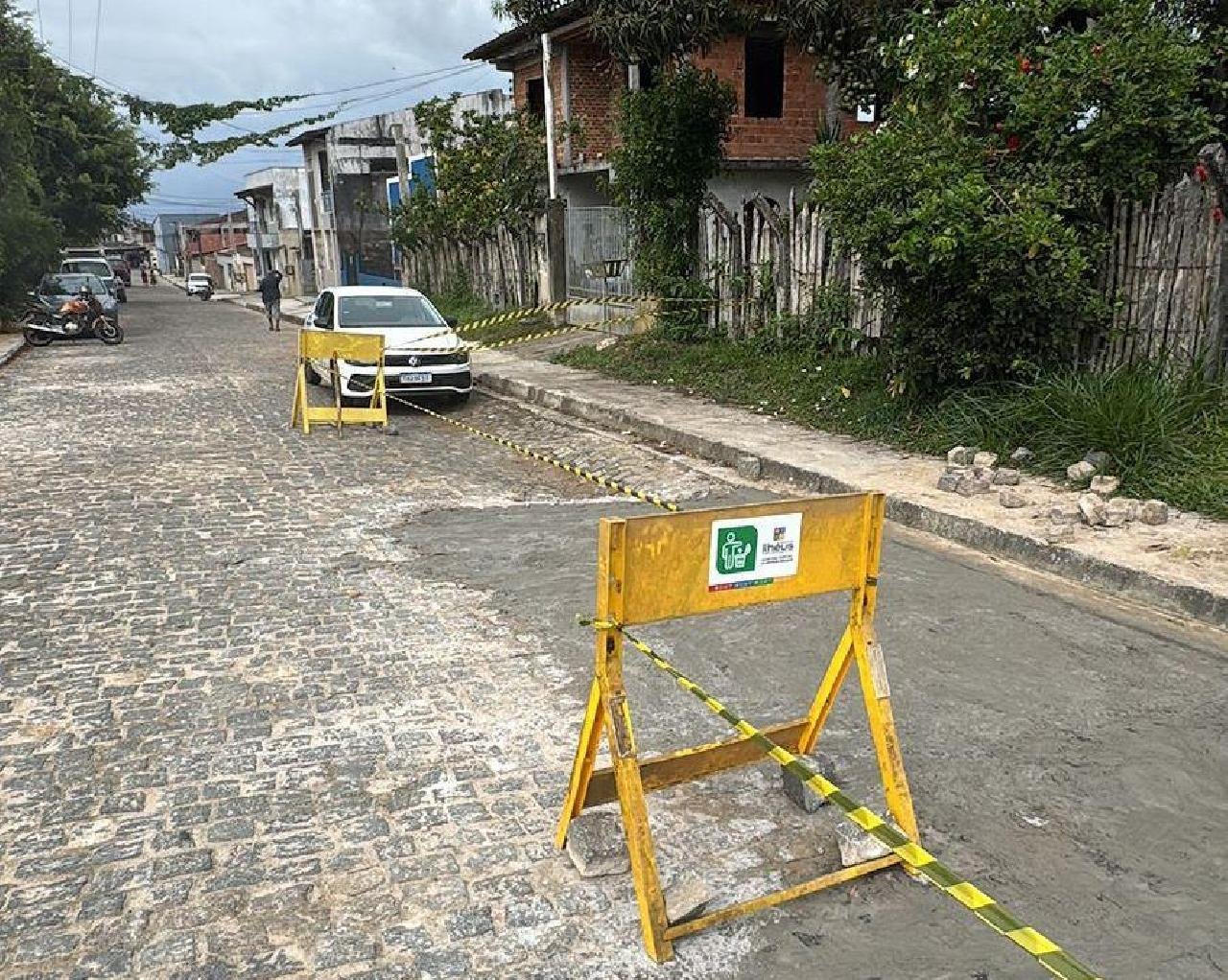 REASSENTAMENTO DE PARALELO É REALIZADO NA RUA HORÁCIO FARIA DE SOUZA, NO BAIRRO CONQUISTA EM ILHÉUS 