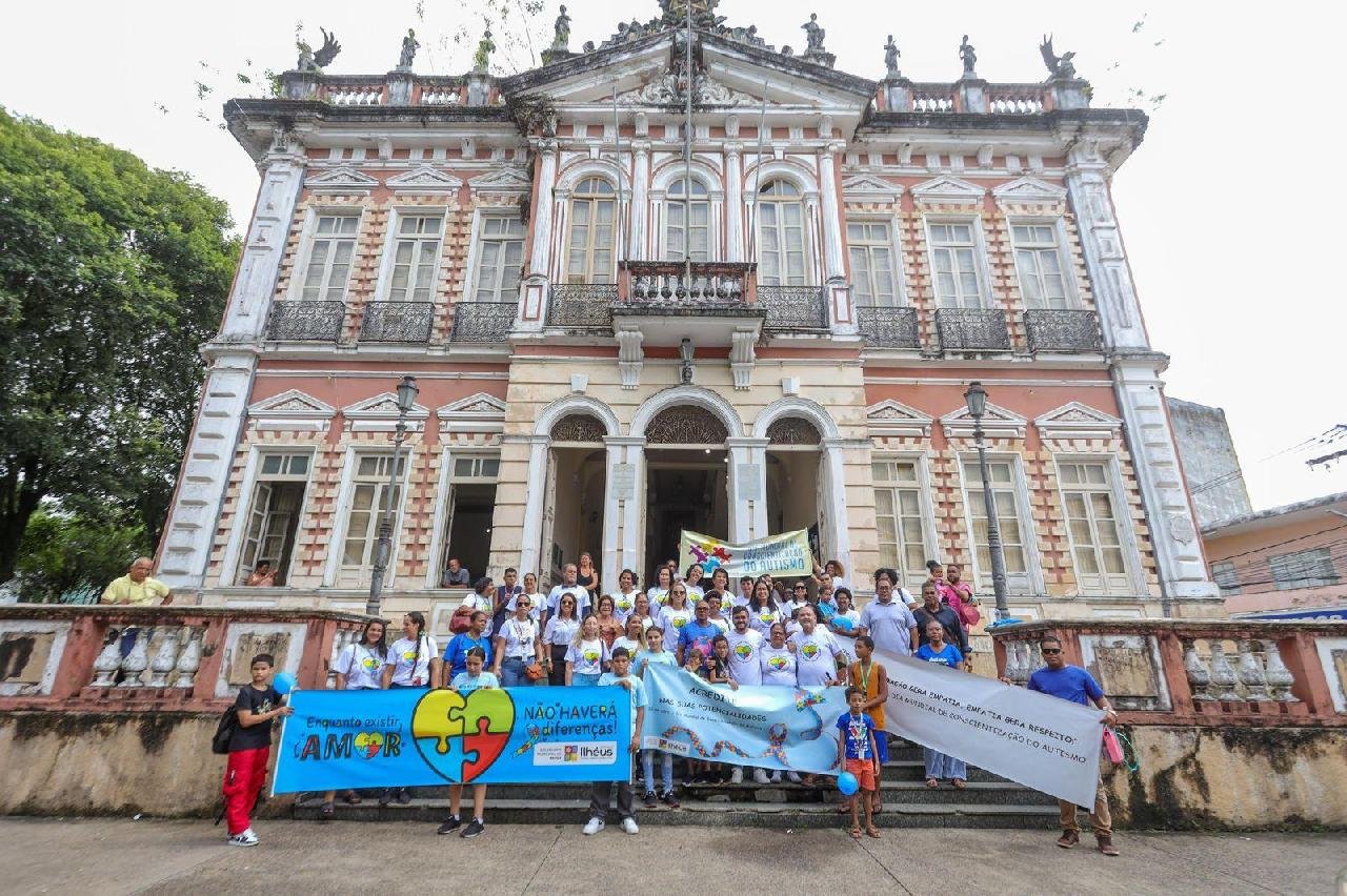 CAMINHADA EM ILHÉUS MARCA DIA MUNDIAL DE CONSCIENTIZAÇÃO DO AUTISMO 