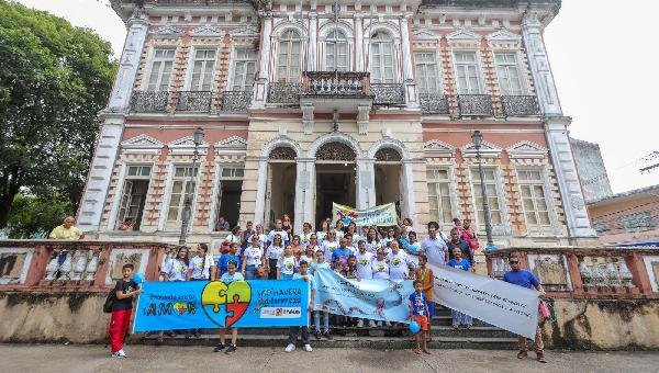CAMINHADA EM ILHÉUS MARCA DIA MUNDIAL DE CONSCIENTIZAÇÃO DO AUTISMO 