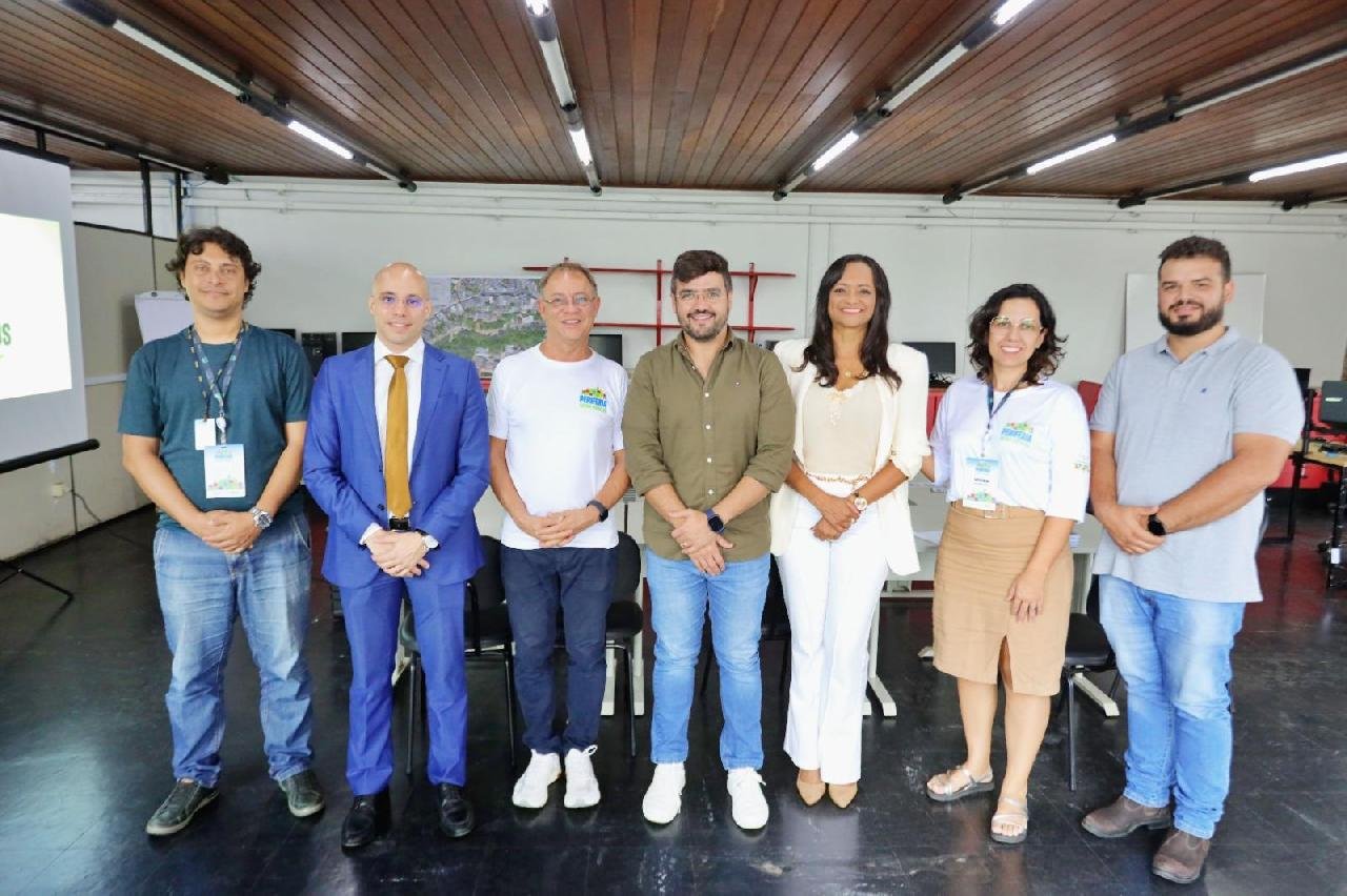VALDERICO REFORÇA COMPROMISSO PELA PREVENÇÃO DE DESASTRES EM REUNIÃO COM PROJETO DO GOVERNO FEDERAL VALDERICO REFORÇA COMPROMISSO PELA PREVENÇÃO DE DESASTRES EM REUNIÃO COM PROJETO DO GOVERNO FEDERAL
