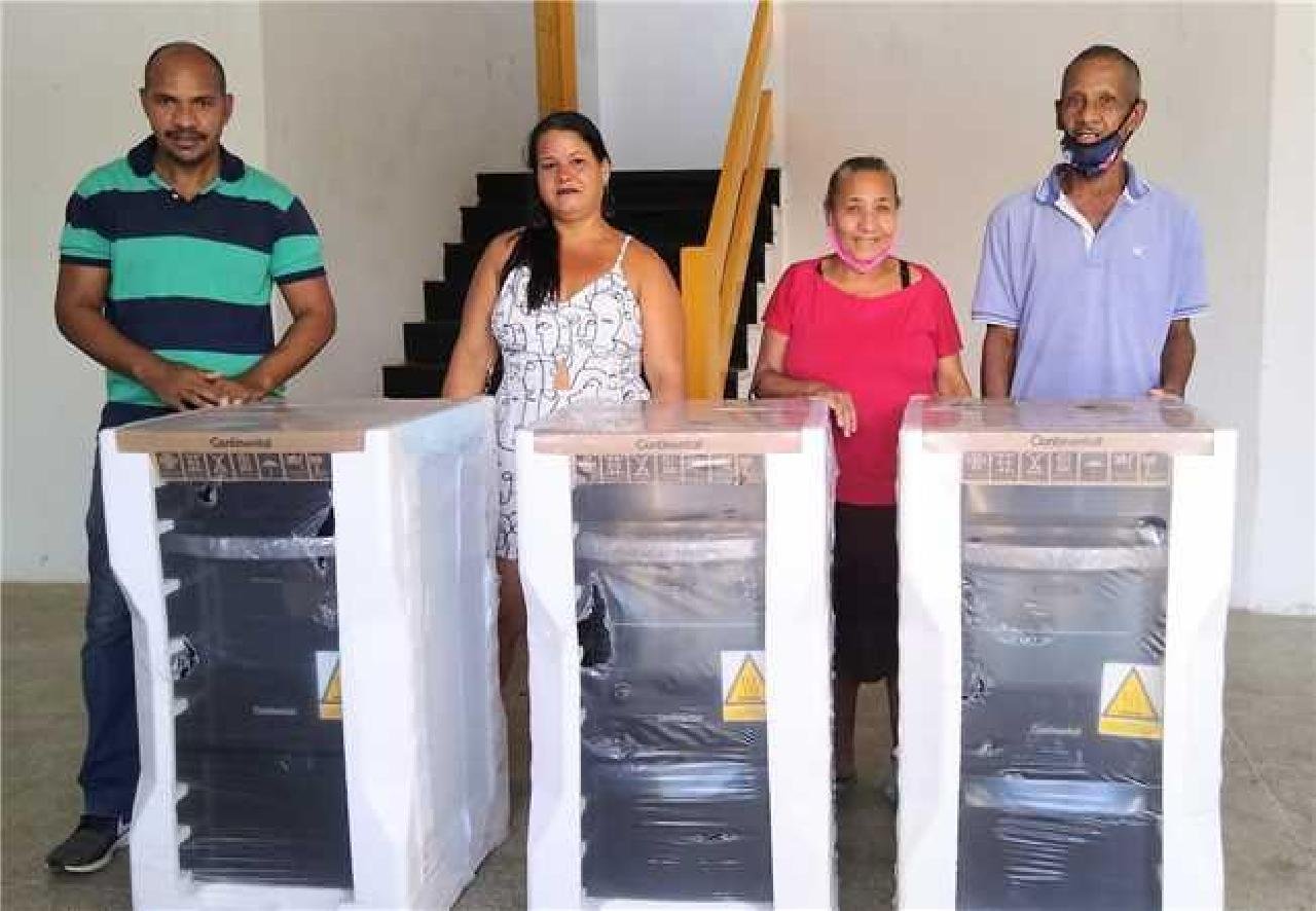 PREFEITURA DE ILHÉUS E FNN ENTREGAM ELETRODOMÉSTICOS PARA FAMÍLIAS AFETADAS PELAS CHUVAS PREFEITURA DE ILHÉUS E FNN ENTREGAM ELETRODOMÉSTICOS PARA FAMÍLIAS AFETADAS PELAS CHUVAS